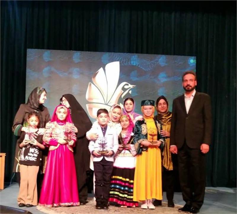 کسب رتبه برتر جشنواره سیمرغ سخن توسط کودک هنرمند عنبرآبادی